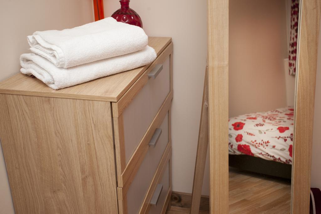 Victoria Centre Apartments In The Victoria Centre Shopping Centre - Nottingham City Centre - 24 Hour Access - Most Central Location, Kitchen - Sunday Check-Out 1Pm - Opposite Hilton By Restaurants & Shops - Outdoor Parking Cars Or Vans Five Pounds A Exterior foto