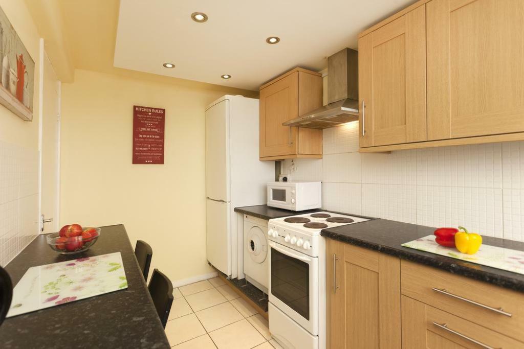 Victoria Centre Apartments In The Victoria Centre Shopping Centre - Nottingham City Centre - 24 Hour Access - Most Central Location, Kitchen - Sunday Check-Out 1Pm - Opposite Hilton By Restaurants & Shops - Outdoor Parking Cars Or Vans Five Pounds A Exterior foto